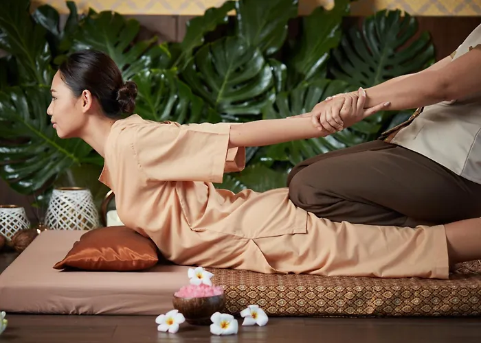 Divalux & Bangkok, Suvarnabhumi Airport-free Shuttle Hotel